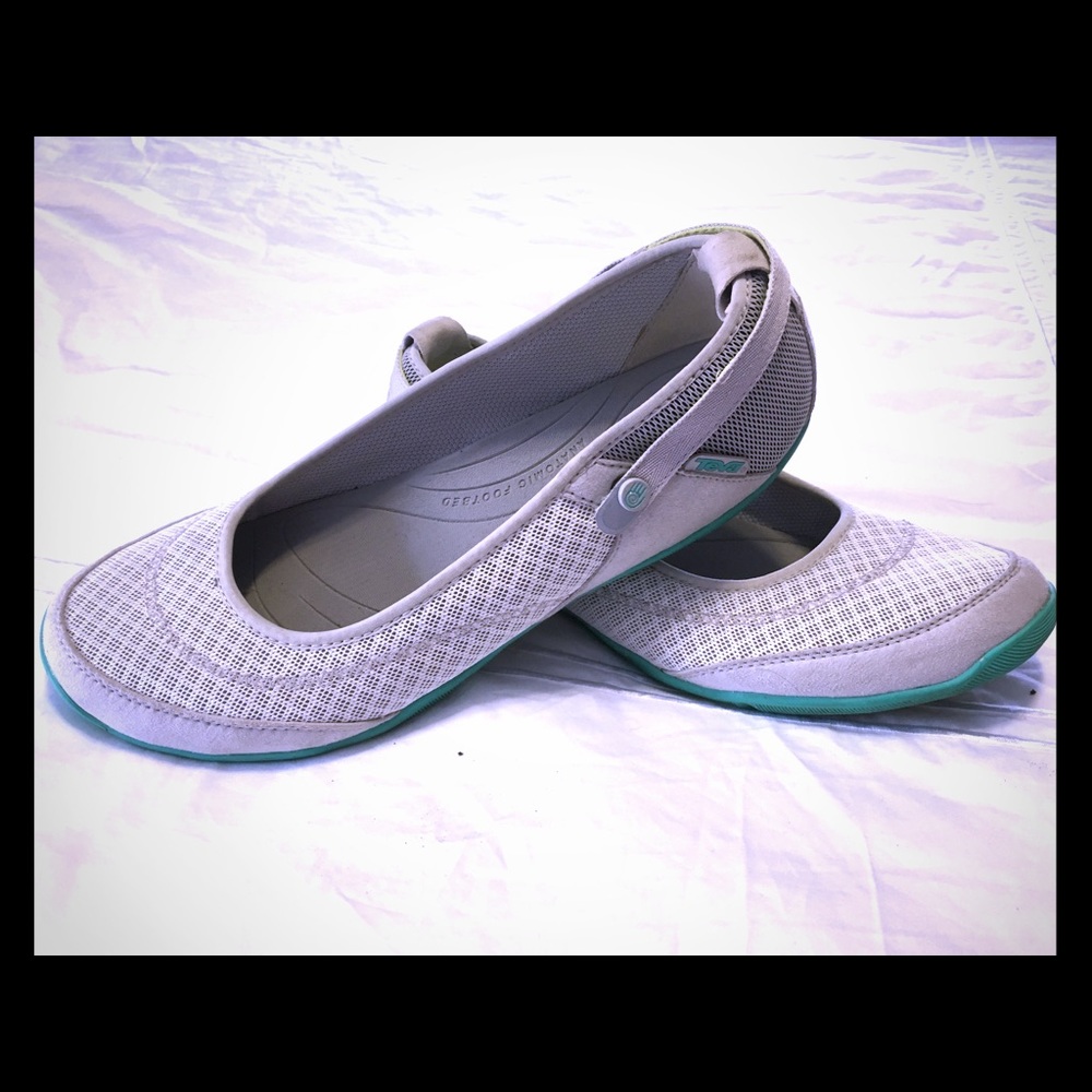 Teva casual flats